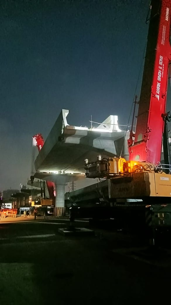 #mumbai #metro @mmrda P115 & CP116 U Girder Errection Done In Night.