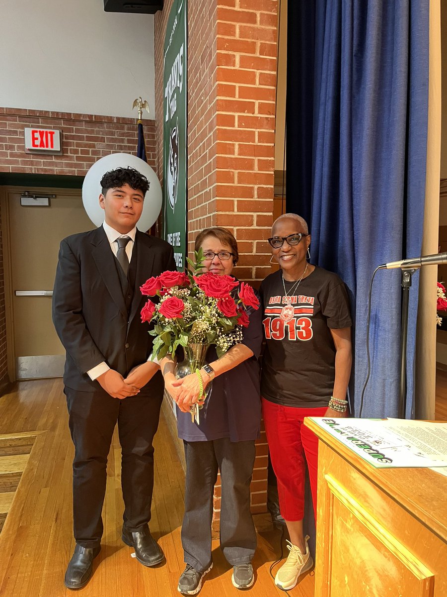 What a bittersweet ceremony, celebrating @travis_tag 8th grade awards ceremony! Including Ms. Travis and Mr. Travis. The future shines bright for all! We also celebrated two amazing retirees, Ms. Graves and Ms. Romero. @MJJackson1906 @N_Bernardino @TransformDISD @dallasschools