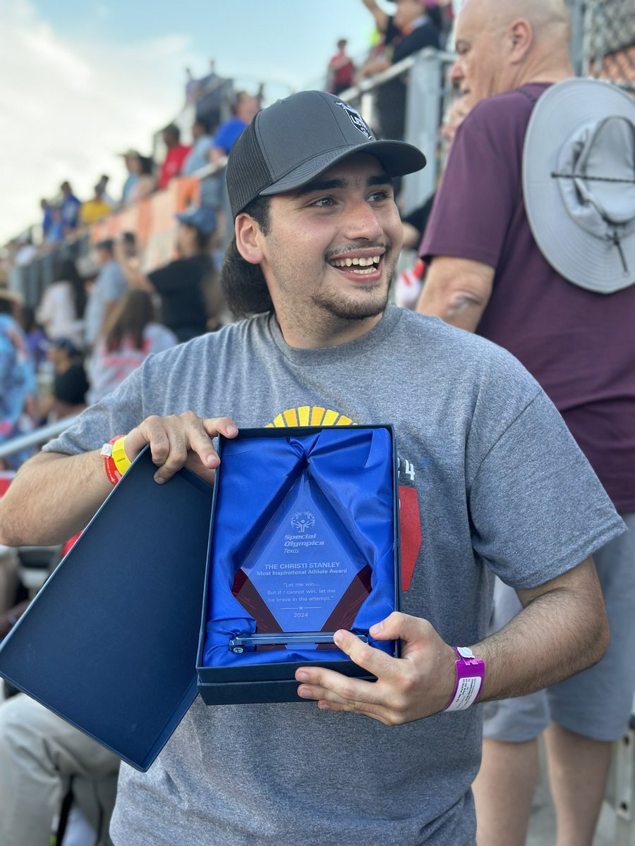 Leander Adapted PE (@ouraperocks) on Twitter photo So proud of Leander Lazers athlete Joey Brick for being named the SOTX 2024 Most Inspirational Athlete of the Year. Congratulations Joey! We are so proud of you. <a href="/LeanderISD/">Leander ISD</a> <a href="/SOTexas/">SpecialOlympicsTexas</a> So proud of Leander Lazers athlete Joey Brick for being named the SOTX 2024 Most Inspirational Athlete of the Year. Congratulations Joey! We are so proud of you. <a href="/LeanderISD/">Leander ISD</a> <a href="/SOTexas/">SpecialOlympicsTexas</a>