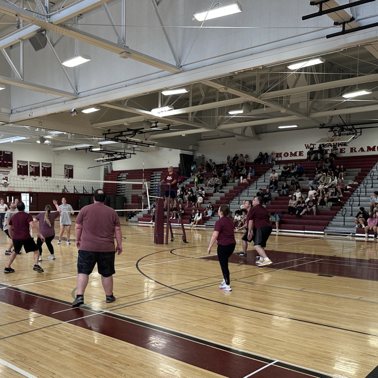 East Meadow Schools tweet media