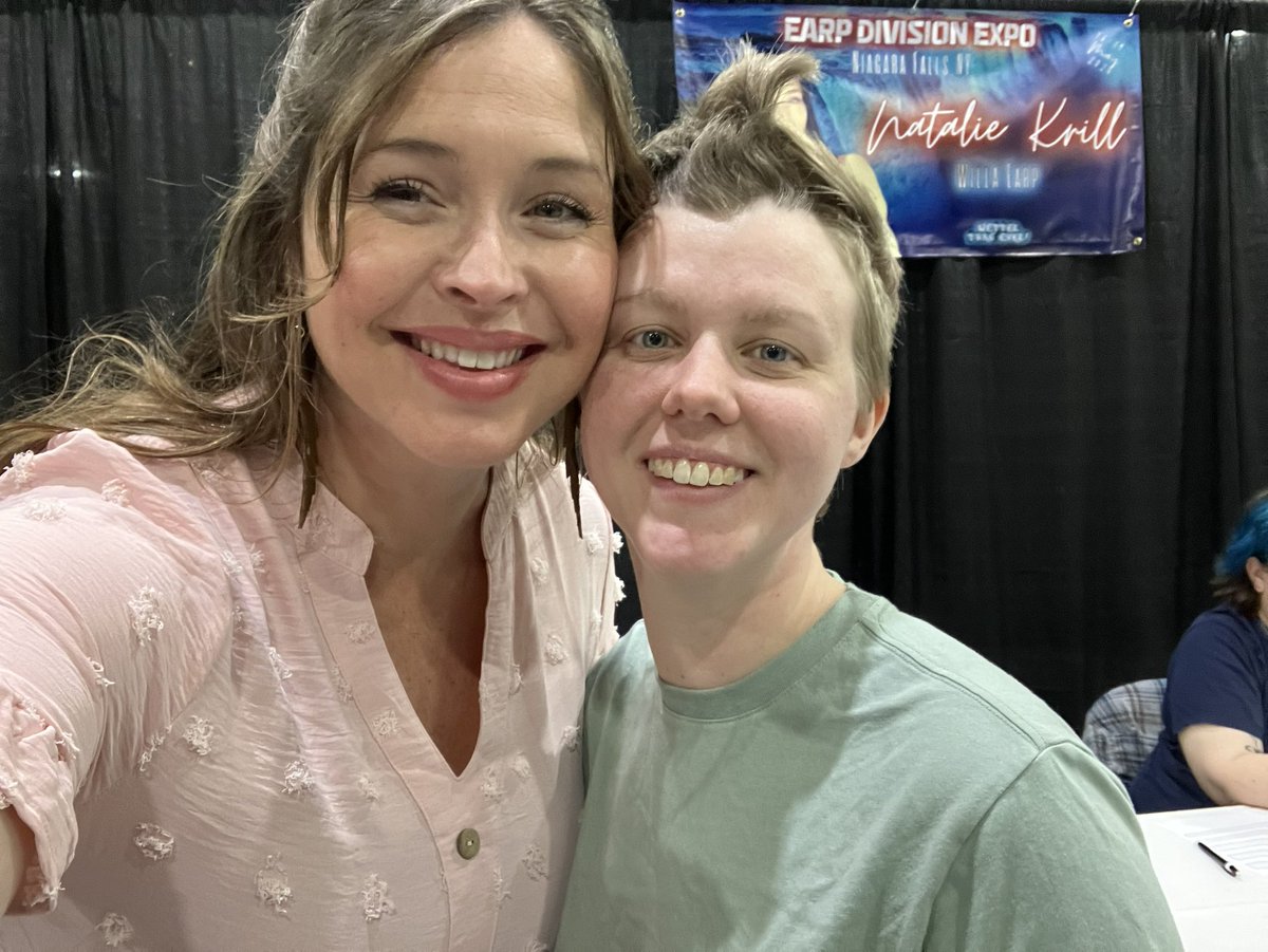 Well, I finally met Natalie Krill and she is so lovely and bubbly. 🥰 #WynonnaEarp #EDE2024
