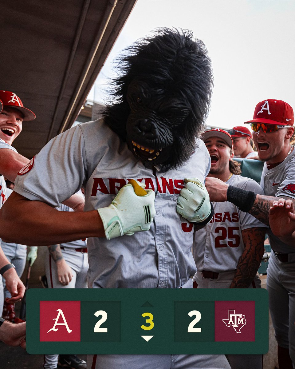 RazorbackBSB's tweet photo. All tied at Blue Bell Park https://t.co/gN6LLvCA2b
