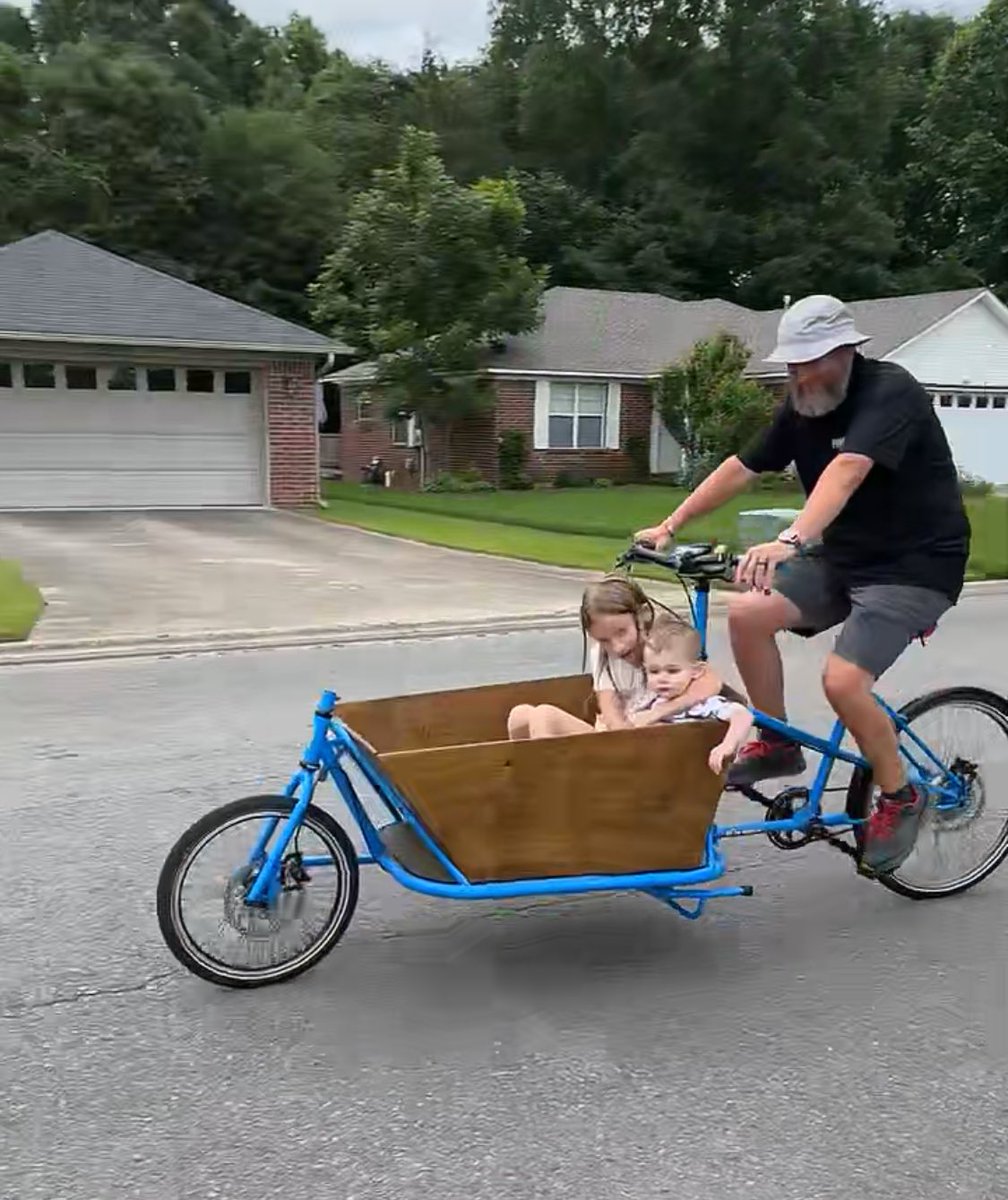 oldmanbeaston's tweet photo. Lane, both my grands in the @CETMAcargo bike. https://t.co/p8TzMLEmmL