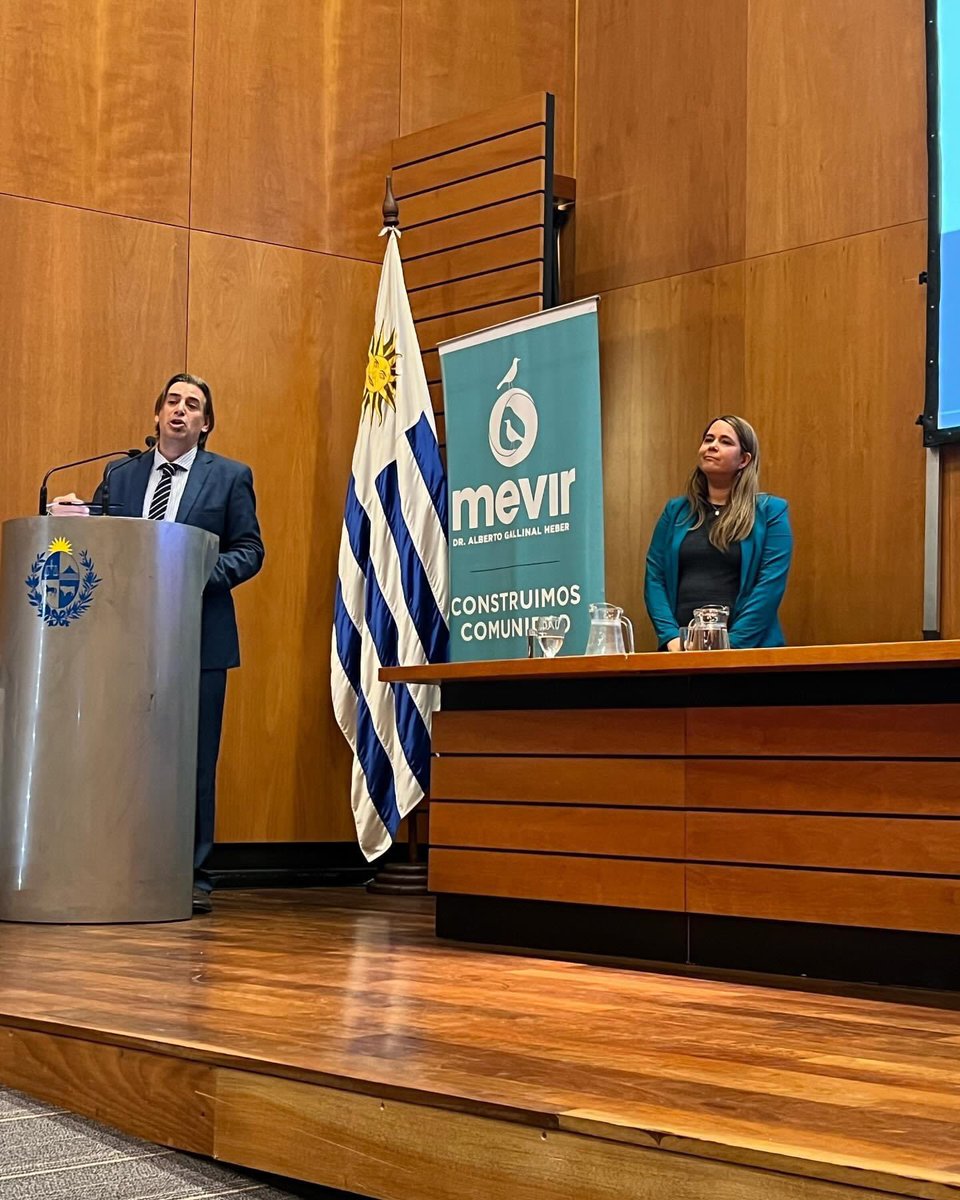 Participamos en el 57º Aniversario de MEVIR junto al presidente <a href="/juanpab_delgado/">Juan Pablo Delgado</a>, al ministro de vivienda Raúl Lozano y demás autoridades . Mevir una política de estado ejemplarizante !
Felicidades Mevir !! <a href="/MevirOficial/">MEVIR</a>