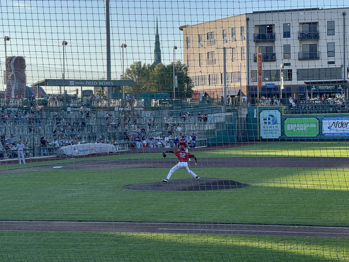 Enjoying some @TinCaps baseball at beautiful Parkview Field in downtown Fort Wayne, Indiana as they take on their instate rival the @SBCubs 🐻 vs 🍎 #GoCubsGo #PadresOnDeck #BigFun