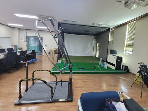 Proswing_Inc's tweet image. [ #프로스윙머신 ] 회사에서 모든 직원이 자유롭게 #골프스윙연습 #티샷연습 #드라이버스윙연습

제품문의:1899-6637
proswing.kr

#골프체중이동연습 #실내골프연습기구 #골프스윙머신기 #골프스윙각도교정 #드라이버자세머신 #아이언자세머신 #드라이버연습기계 #아이언연습기계