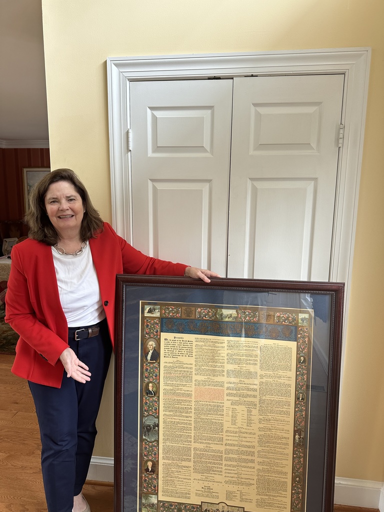 Why yes, we do have a large antique Constitution from 1933 on our online auction! Imagine this U.S. Constitution proudly displayed on your office, home, school or civic organization wall! Click here to bid now: us.constitutingamerica.org/AntiqueConstit… Thank you Sandy Bourne for donating this