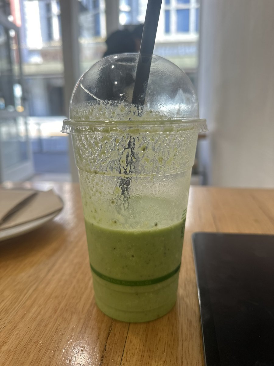 Is a drink with THIS many greens in it the right thing to drink before you learn how to deadlift? 🏋️