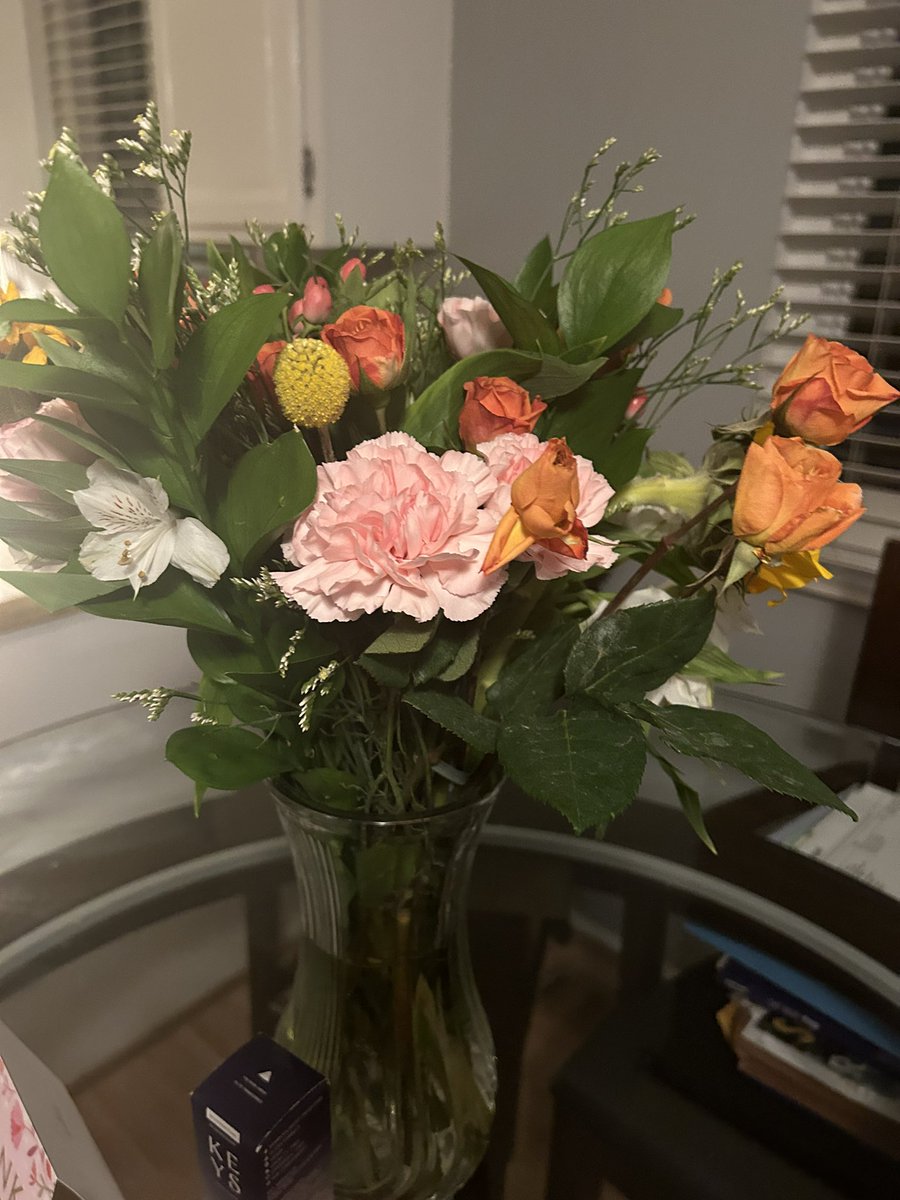 Thank you @womenlifthealth for the beautiful flowers. I absolutely love serving as a mentor for this incredible program.