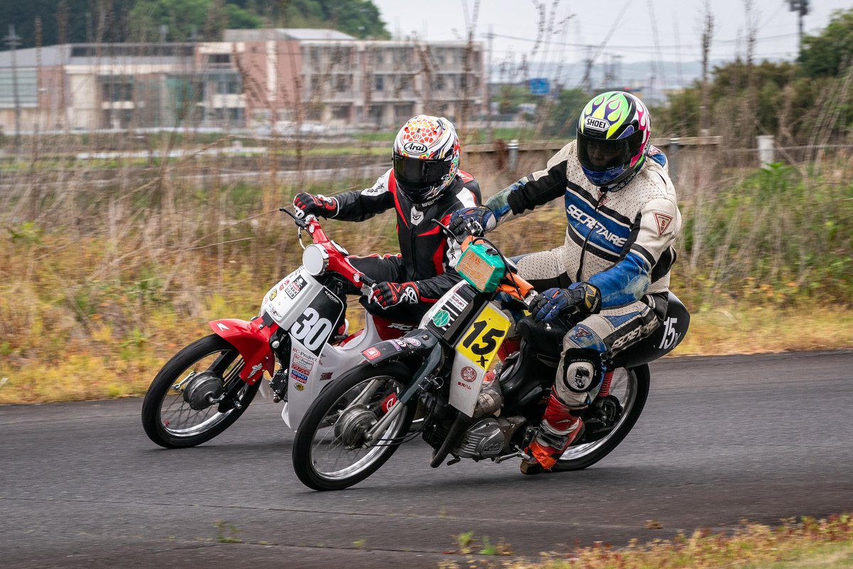 父親はこの写真がお気に入りみたいです🤣
GP選手レプリカヘルメットの2人だからだそうです🫰
@kidarake