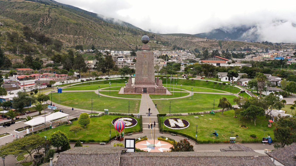 ¡Ya estamos casi listos para recibirlos en la Mitad del Mundo! ✅ El equipo de la Prefectura Ciudadana del Guayas llegó a Quito junto a emprendedores de la provincia, para participar en la Caravana Turística que se llevará a cabo en la Ciudad Mitad del Mundo. ¡Ven y disfruta