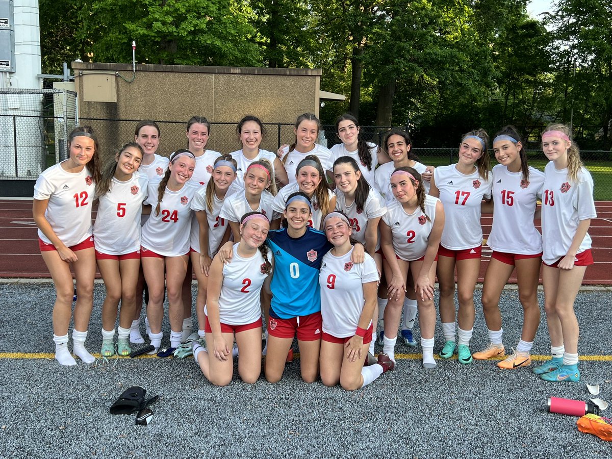 Varsity wins on the road at Edsel Ford tonight 8-0! All around great team performance in the victory!