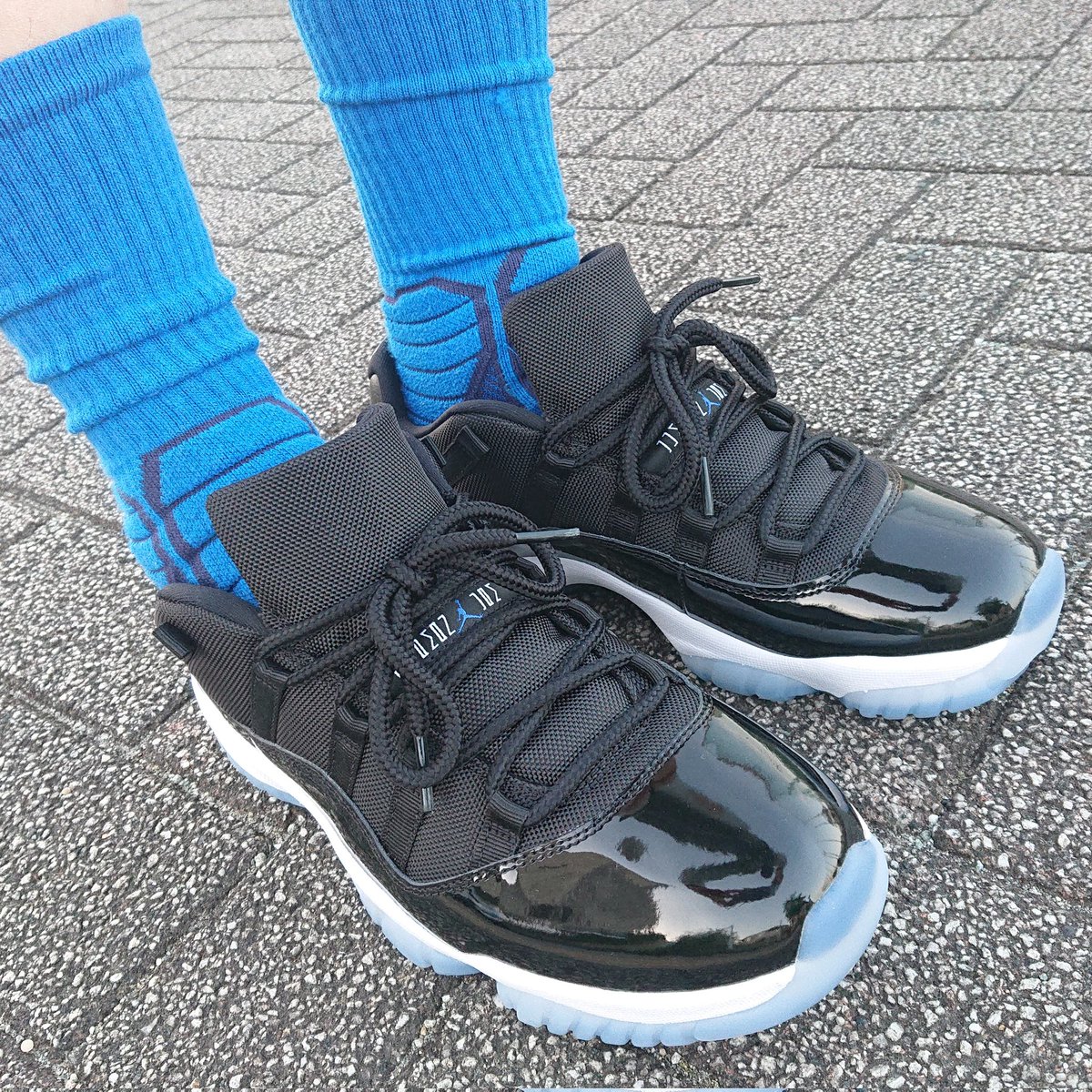 Air Jordan 11 Retro Low 'Black and Varsity Royal'
⬛🔵⬛