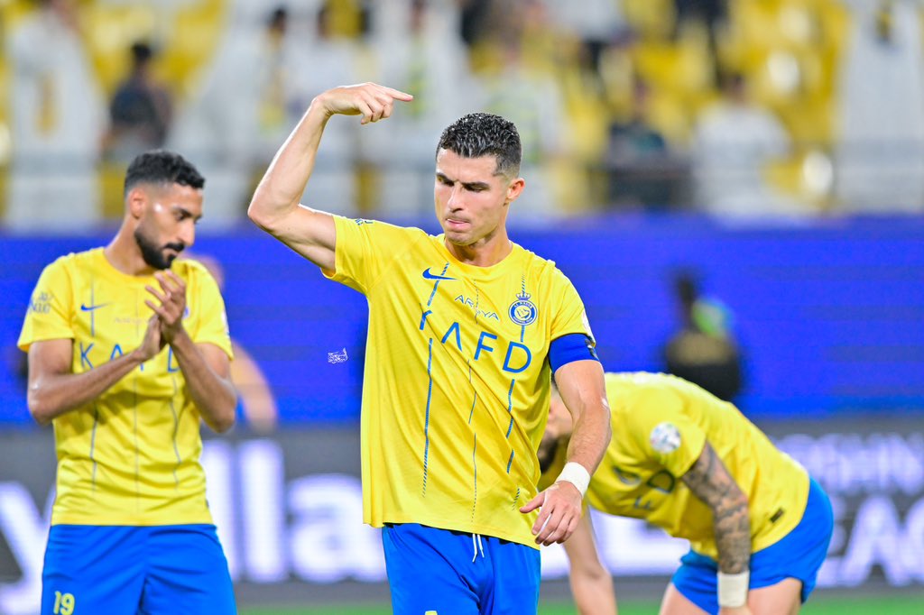 🚨🚨🚨🚨🚨🚨🚨🚨

الأسطورة كريستيانو رونالدو يوعد جماهير النصر بتحقيق كاس الملك 💛