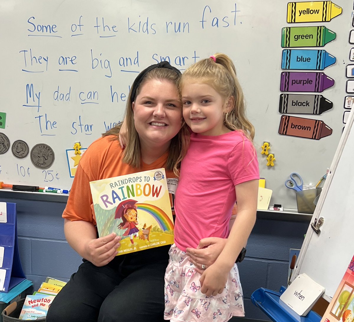 Foundation staff member Rachel got to be the mystery reader in her daughter’s kindergarten class today & read one of her favorite @dollyslibrary books, “Raindrops to Rainbow!” Learn how you can support this amazing program at smef.org/dolly