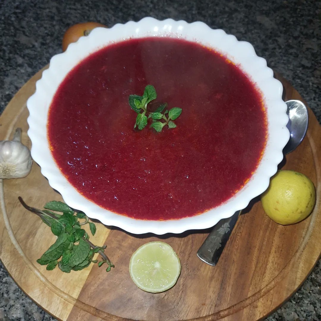 Beetroot Soup is the ultimate comfort food 🍲 What is your comfort food?? #commentbelow #comfortfood #beetrootsoup #manjudevirecipe