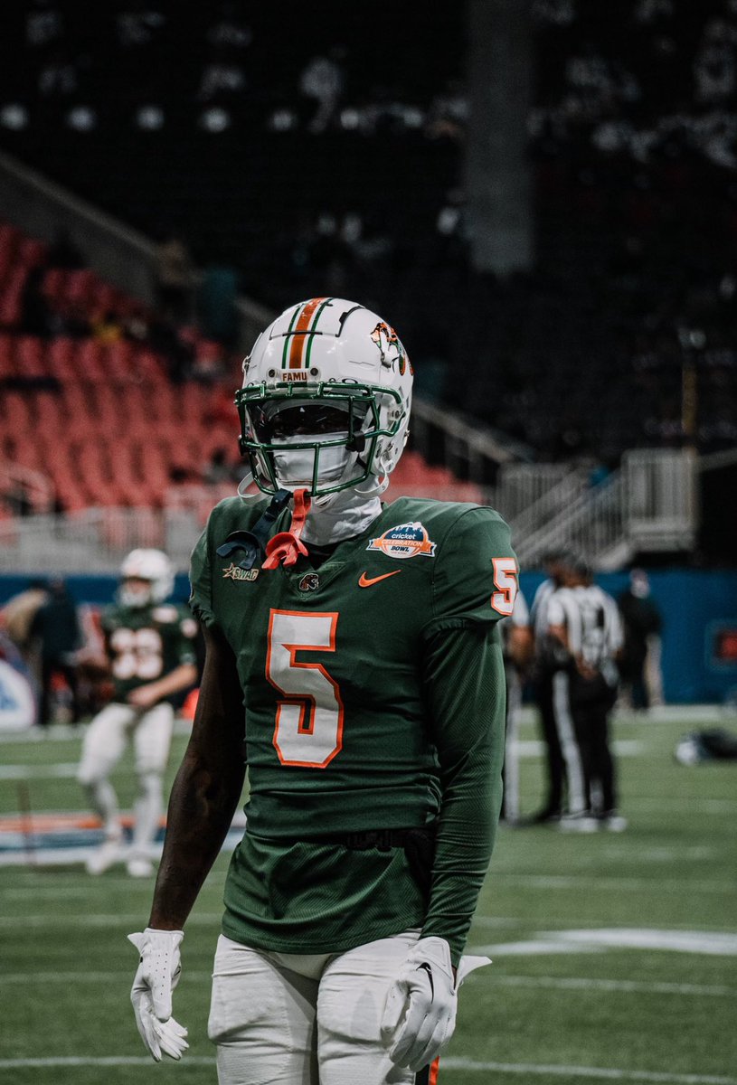 #AGTG✝️ After a great conversation with @CoachACCarter I am blessed to say I received my first offer from Famu🐍💚🧡@CoachMcCrayLHS @Linc_TrojansFB @successathletic @tysonjimmie