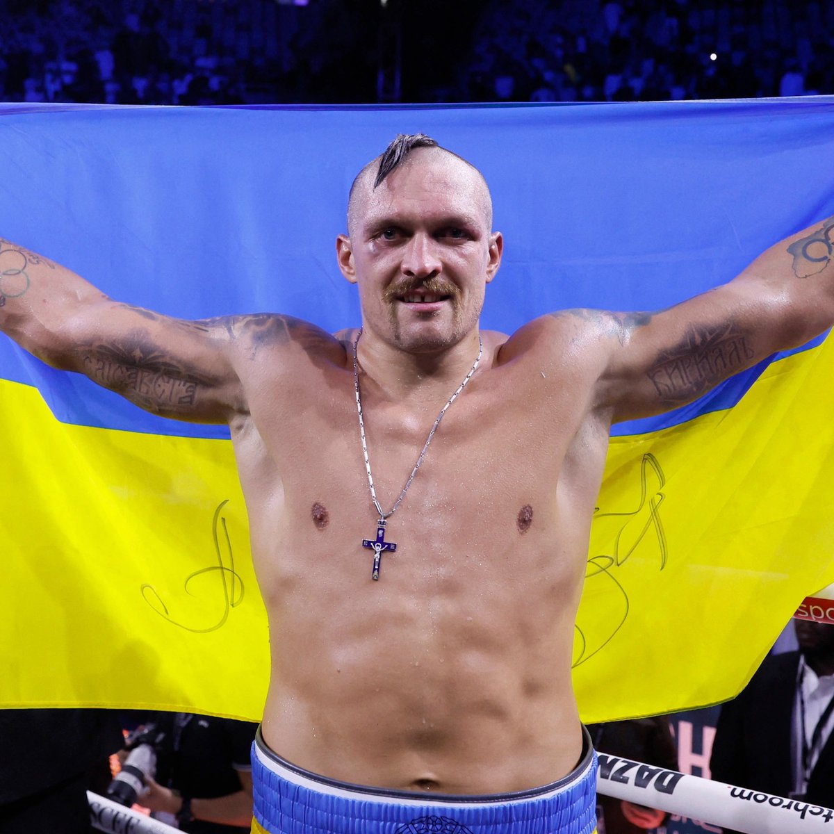 Would love to see Usyk win tonight, a man of great integrity and honour. He has the odds stacked against him physically and he is also against Queensbury, Matchroom the TV Networks and also Saudi Arabia who are desperate for Fury v Joshua. 

#usyk #fury #furyvusyk