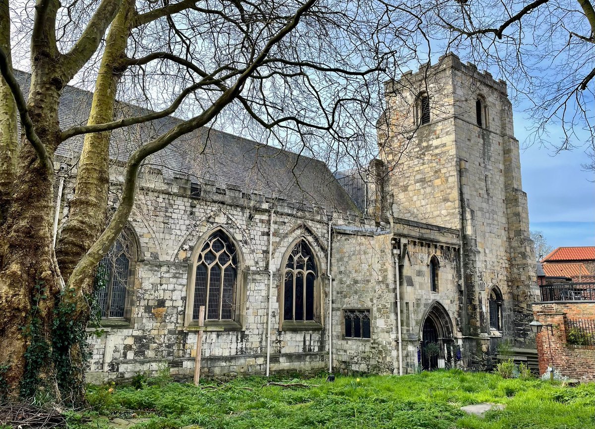 The Priory Church of Holy Trinity at Micklegate in York - a former Benedictine monastery. The main body of the church is mostly 13th century in date, while the tower dates to the mid-15th century. #SteepleSaturday 📸 My own.