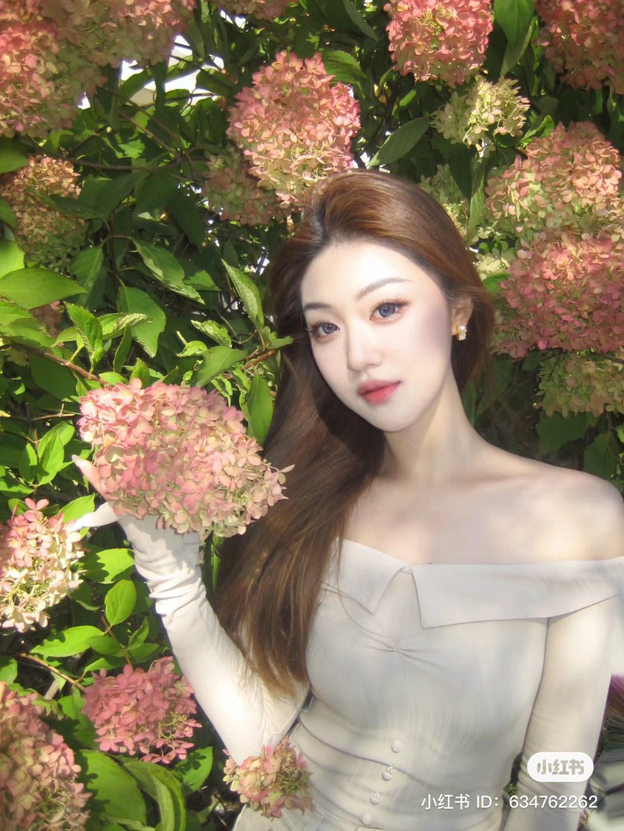 888angelcams tweet media