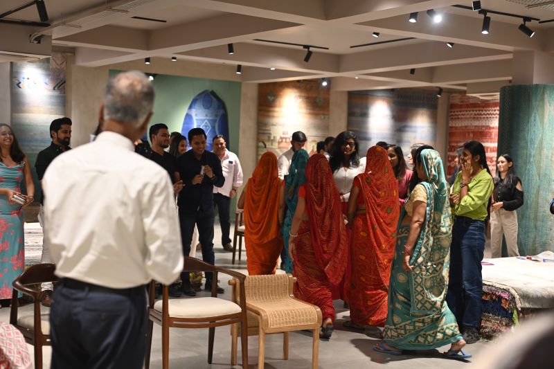 We're Honored to welcome Shanti Ji, Geeta Ji, Aachi Ji, Sushila Ji, and Poonam Ji from Manpura village.

Their visit marked an exchange of journeys from hardships to dignity.

Read More: bit.ly/ArtisansAtHead…
#ArtisanJourney #CraftingResilience #HandmadeWithLove #ArtisaDignity