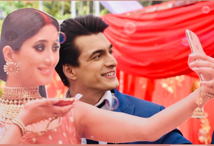 Kartik as LOVER, precious of all❤🎀🦋✨

#MohsinKhan #MoMinions @momo_mohsin #KartikGoenka #8YearsOfKartikGoenka