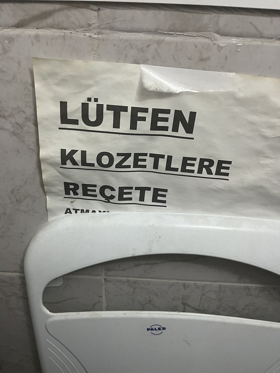 Yakınlarda hastane var galiba reçete atıyolar klozete
