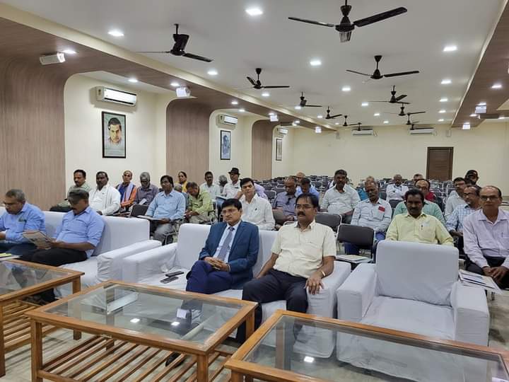 NCL organized an educational programme for the development of employees from 15-16th May, 2024 at CETI, Singrauli. During the programme, Shri Trinath Lenka, Managing Director, (Wallet4Wealth Pvt Ltd) delivered insightful lecture on the topics of Financial Planning, Retirement