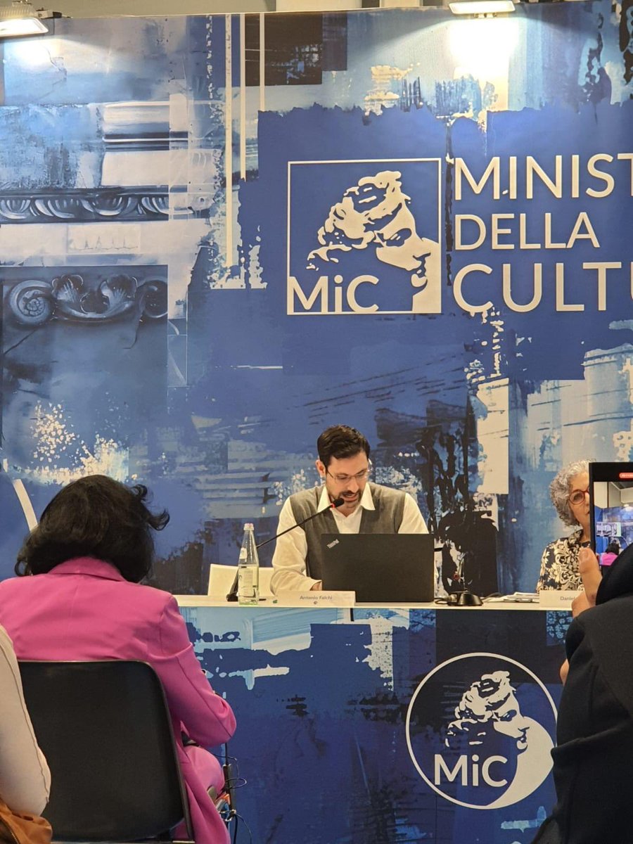 sabap_salerno's tweet image. ‼️il dott. Antonio Falchi della SABAP di SA e AV e la dott.ssa Daniela Mellone hanno presentato alla XXIX edizione di Restauro - Salone Internazionale di Ferrara il progetto di restauro del monumento funebre a Margherita di Durazzo (XIV secolo) sito nel Duomo di Salerno.