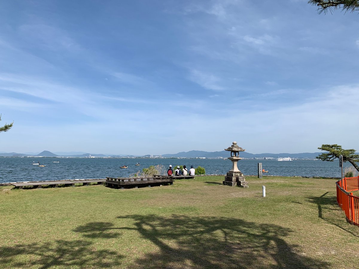 いつもありがとうございます！
女人守護の唐崎神社です。

藤原道長や
『蜻蛉日記』の藤原道綱の母も
祓いに訪れました

＃藤原道長　＃蜻蛉日記　＃藤原道綱の母
＃唐崎神社　＃女人守護