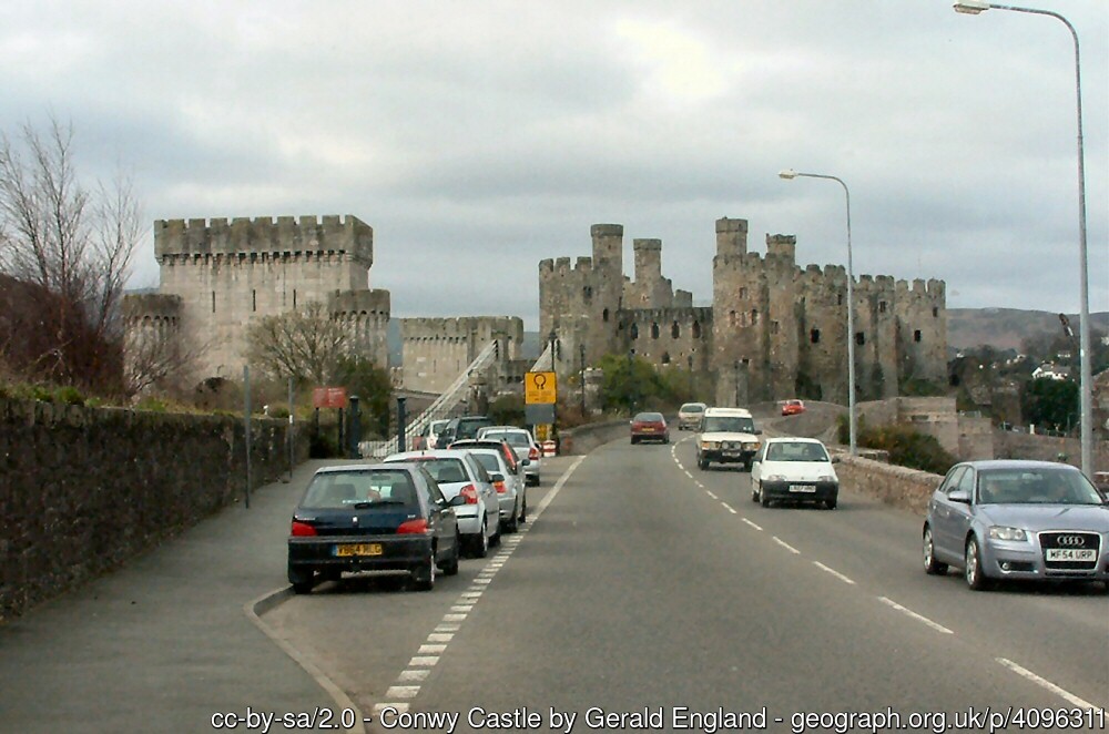 Picture of the Day from #NorthWales, 2005 #Conwy #Castle #TownWalls geograph.org.uk/p/4096311 by Gerald England