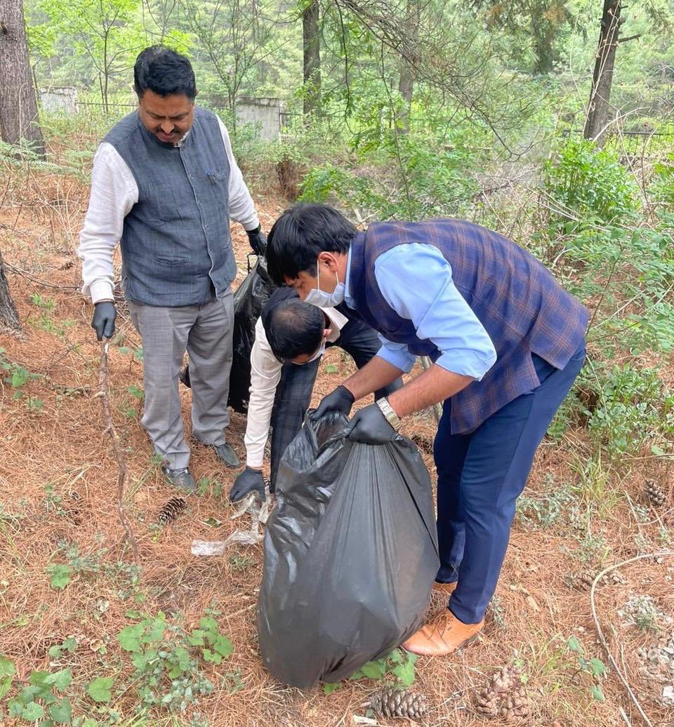 Swachhata hi Seva 🇮🇳 Team India in Thimphu participated in a successful cleanliness drive in India House Estate! Committed to a cleaner and greener future. @MEAIndia @IndianDiplomacy @SwachhBharatGov