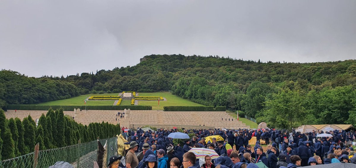 🔥Mój najstarszy syn, harcerz, wraz z ponad 2 tysiącami harcerzy z Polski, jest dziś na obchodach 80 rocznicy zdobycia #MonteCassino💪🇵🇱. Prezydent @AndrzejDuda też będzie!
#CześćIChwałaBohaterom🇵🇱

P.s. Tusk nie pojechał, nie miał co świętować, bo jego 'drużyna' w '44