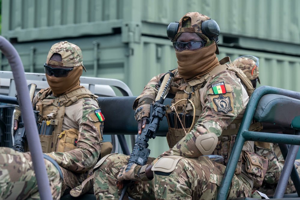 Members of Senegal Special Forces ready their weapons for a tactical driving drill during #Flintlock24 in Jacqueville, Côte d’Ivoire, May 16, 2024. Flintlock is @USAfricaCommand's premier and largest annual special operations exercise.