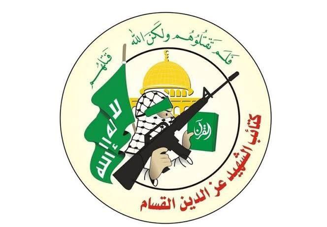 🇵🇸 El Kassam Tugayları, 🛑 Refah'ta bir eve saklanan 15 siyonisti sıfır mesafeden çatışarak öldürdüğünü açıkladı. 🛑 İsrail'e ait bir tankı, Gazze'nin Refah şehrinde Yasin 105 füzesiyle hedef aldık...