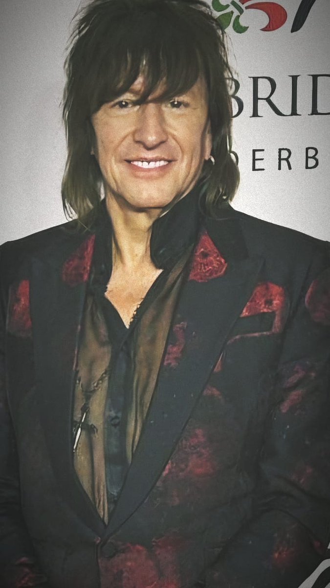 He was GORGEOUS back in the day. Today, he's BREATHTAKING. Just keeps getting better. 🔥🔥
@TheRealSambora #RichieSambora