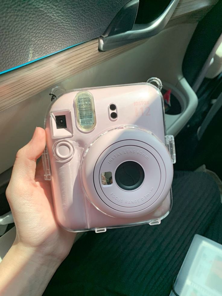 cattogems's tweet image. udah waktunya beli instax buat abadikan momen biar tinggal jepret terus keluar hasilnya. mana cakep banget lagi hasil polaroidnya 😭💌