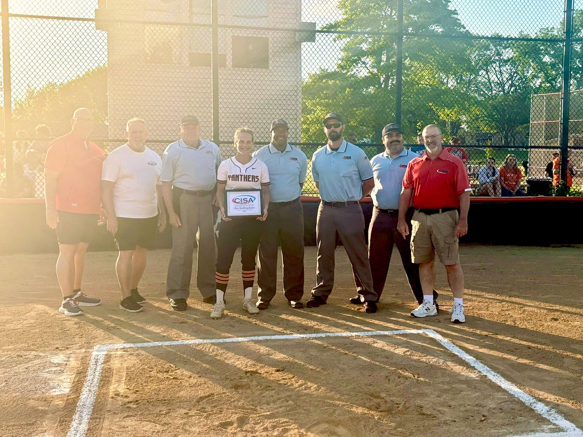 WCHS_308sball's tweet photo. Congratulations to Ellie Redlingshafer who was awarded the Tim Smith Memorial Scholarship Award by the CISA tonight!🎉👏 https://t.co/7t68Bn2tqT