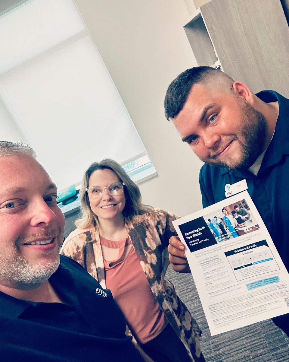 Getting outside the 4 walls today with this guy spreading the good word on all things FirstNet. #nurseappreciation #GreenBayWisconsin @TeamFusionGLM @JimLink20 @shawnglinski