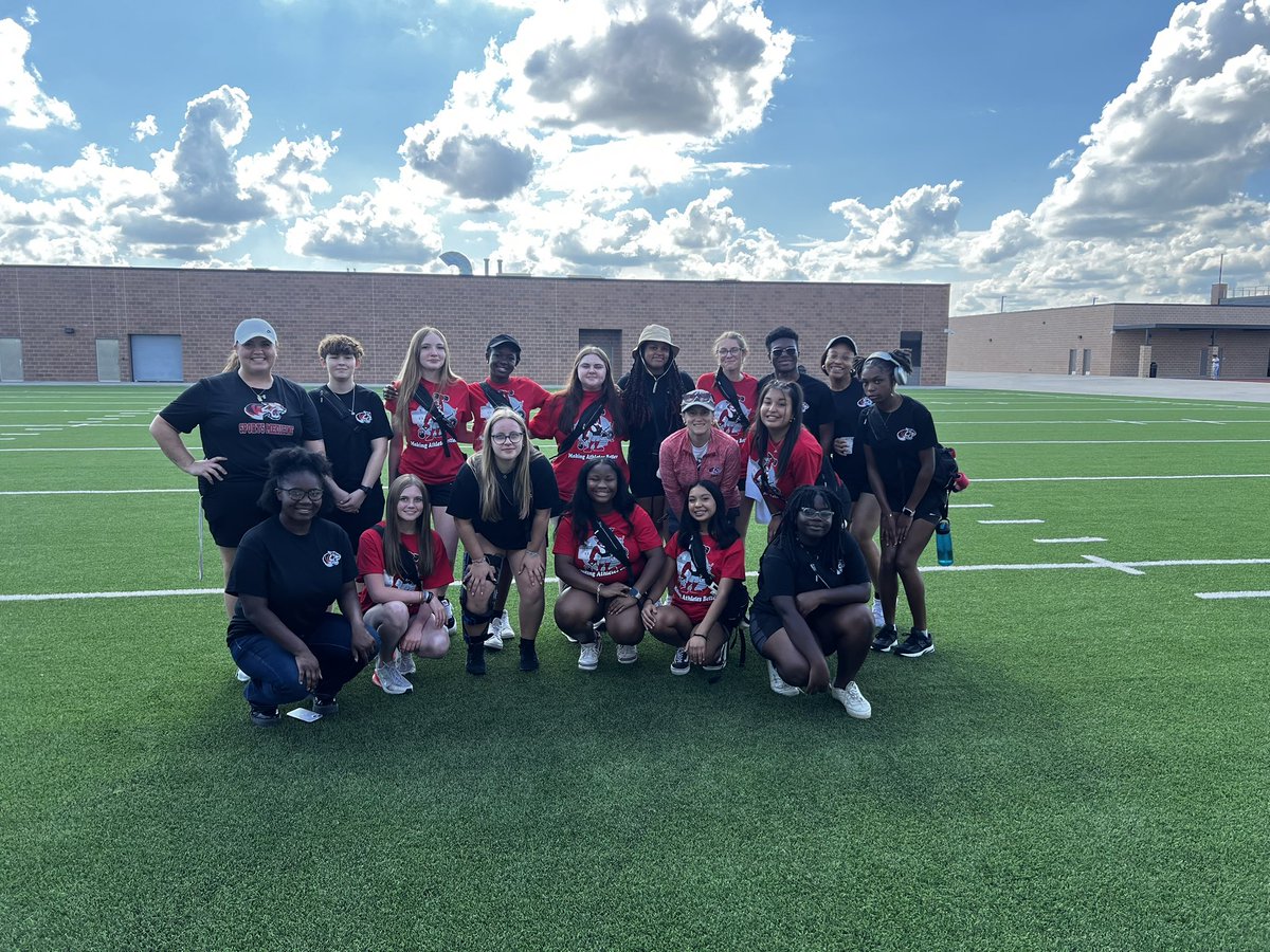 Proud to know them, sad to leave them❤️ love these kiddos. #gobengals #liveagreATstory