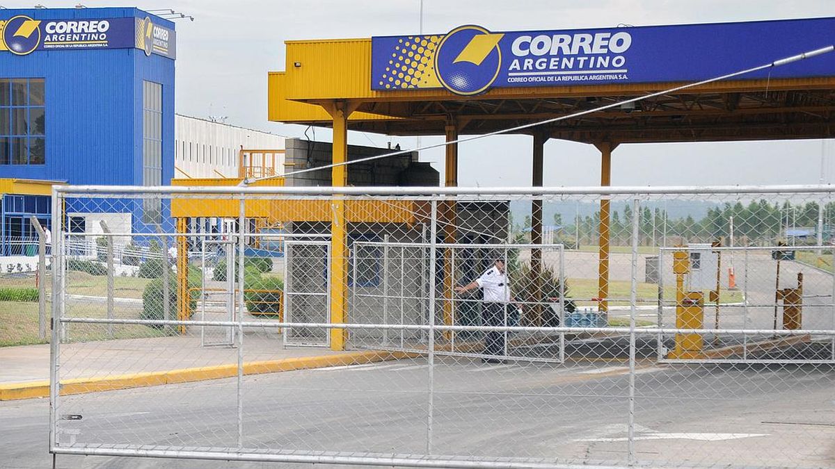 🔥PURGA EN EL CORREO ARGENTINO🔥

Durante el 2023, la empresa presentó un déficit de $100.000 MILLONES. En Diciembre tenía 16.858 empleados y el plan es que tenga 9.500. 

¿ESTÁS DE ACUERDO CON ESTA MEDIDA?

1- SI 🔥 
2- NO ❌