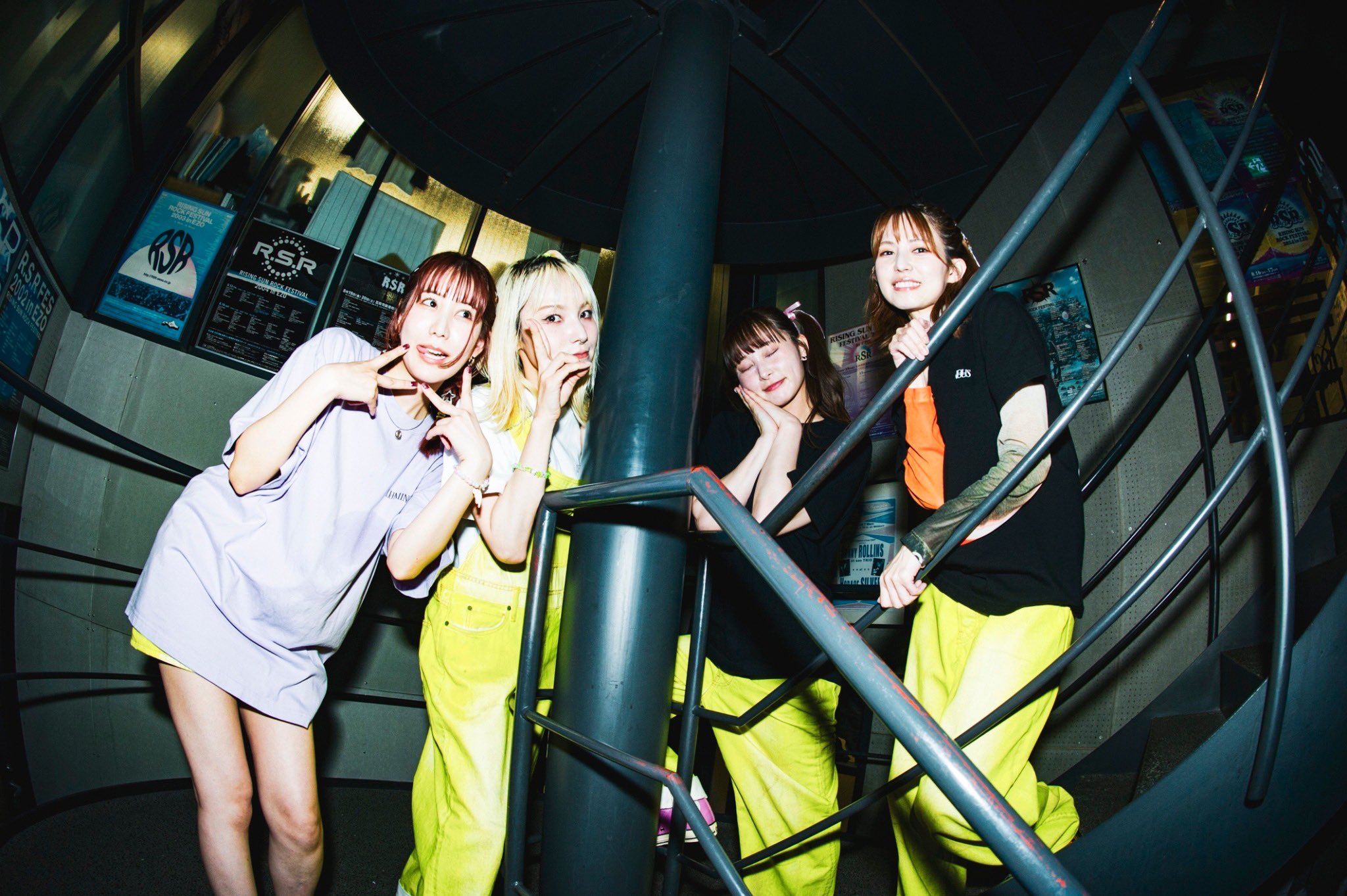 GN1IkFtaQAAB57x?format=jpg&name=large