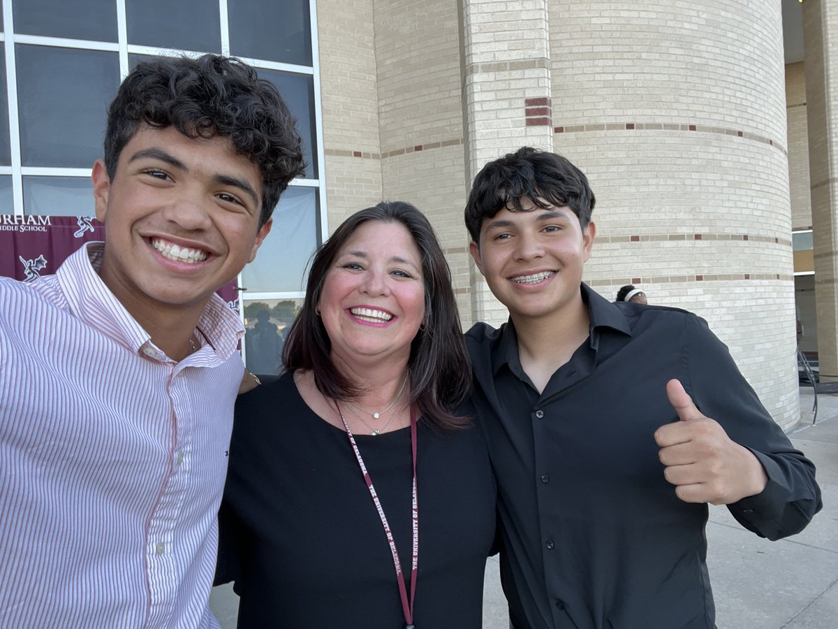 stephhall23's tweet photo. Some of our fabulous 8th graders at formal. Gonna miss them next year! ⁦@DurhamMS⁩ #DragonNation https://t.co/YJ05LxiHlD
