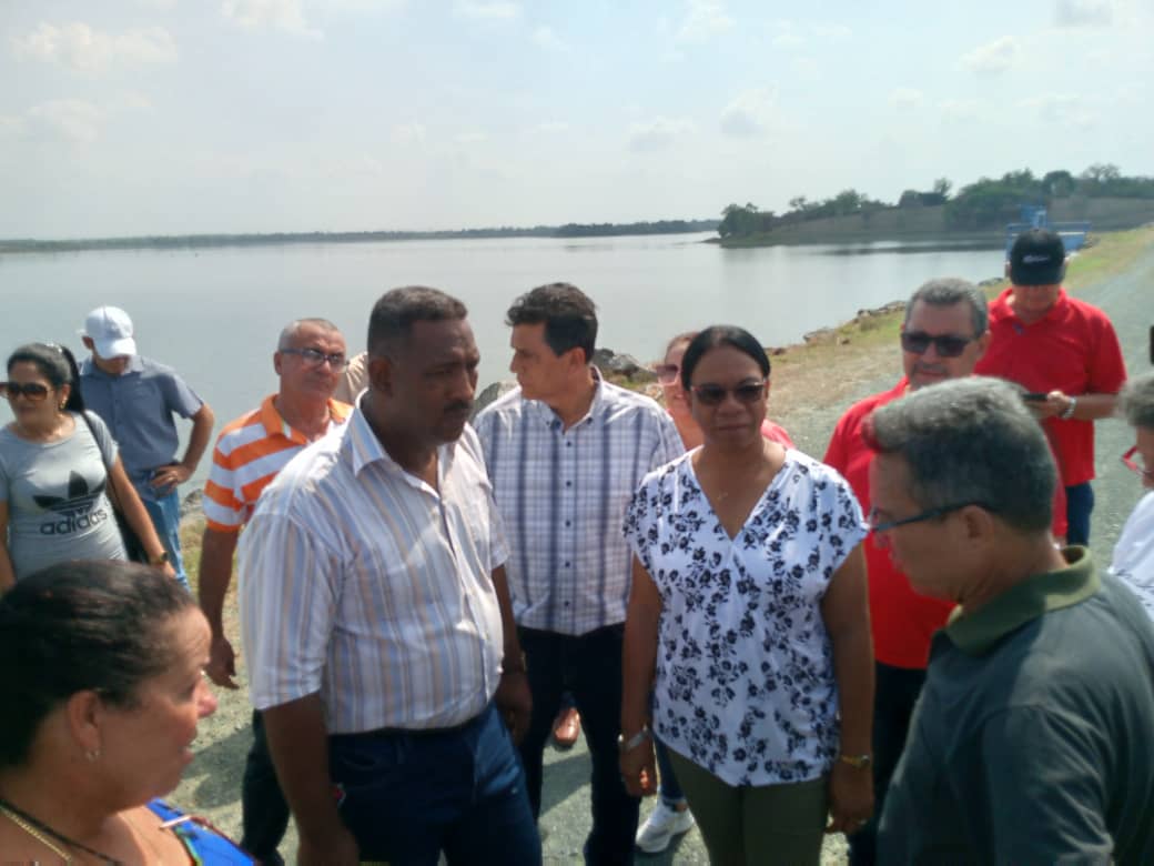 Junto a la #VPM Inés Maria Chapman y las máximas autoridades del Partido y el Gobierno, en la Provincia Las Tunas, visitamos la Estación de bombeo El Rincon y la Planta Potabilizadora del mismo nombre, principal fuente de abasto de la Capital Provincial #CubaVive #INRHCuba