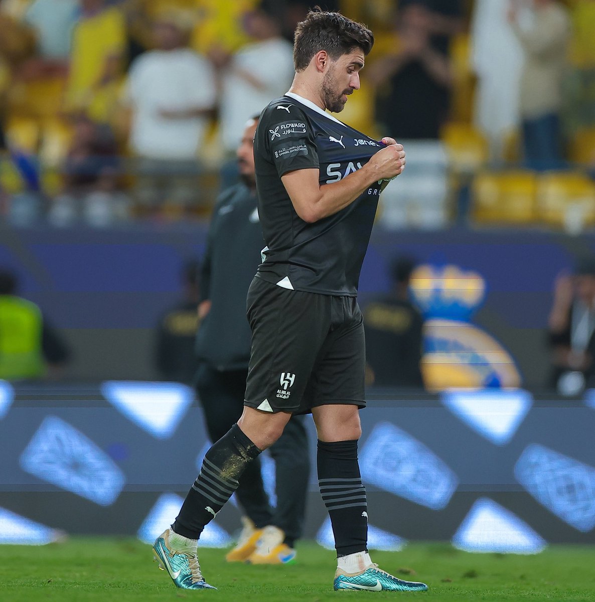 baytAlhilal's tweet photo. صـباحكم من يُقاتل من أجل شعار #الهلال 🐺💙 https://t.co/B1tLAVHdpd