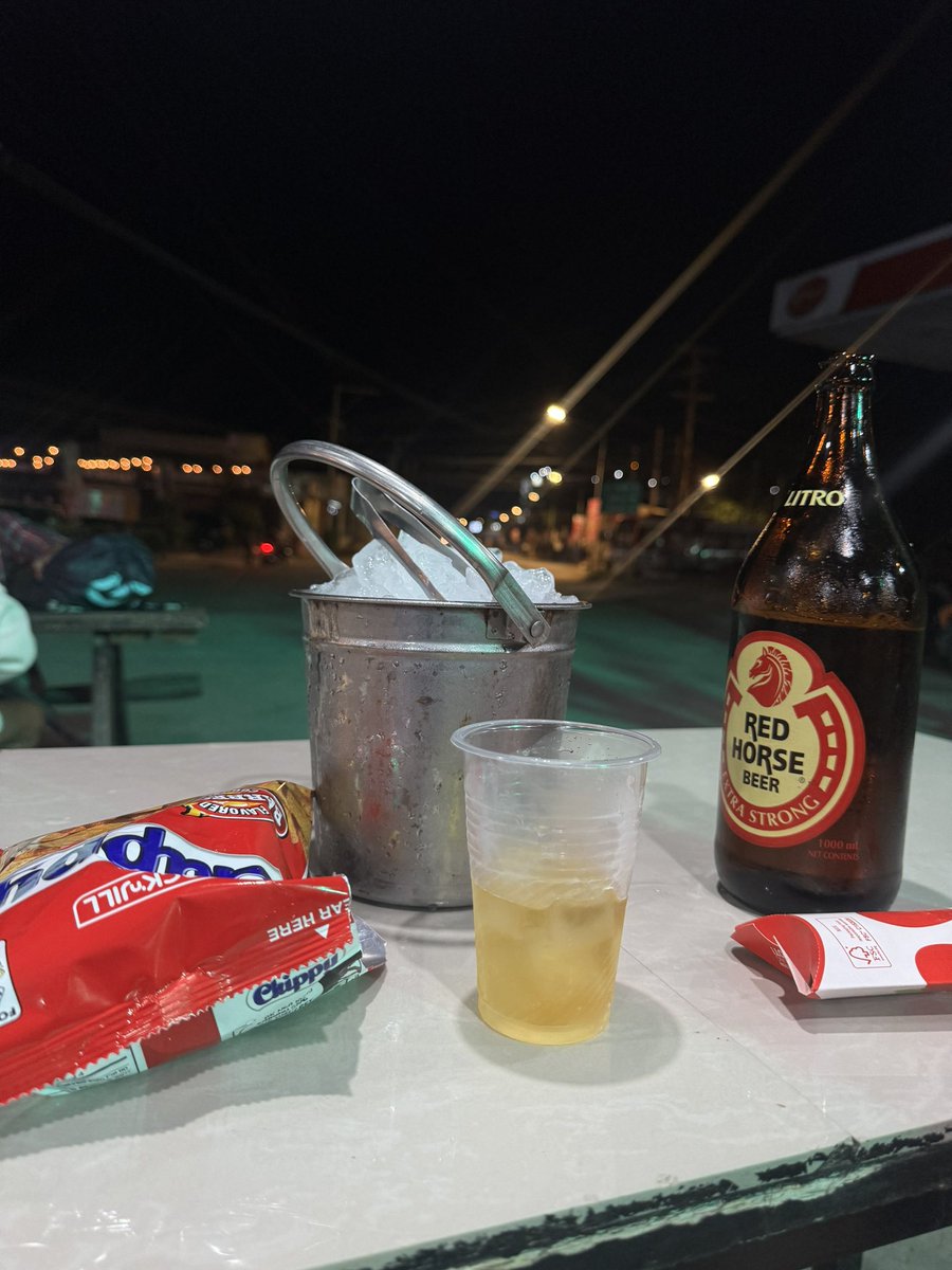 Levindicate's tweet photo. Last night chillin and you know what’s next 💦 #vibbin https://t.co/vZfCDniR0J