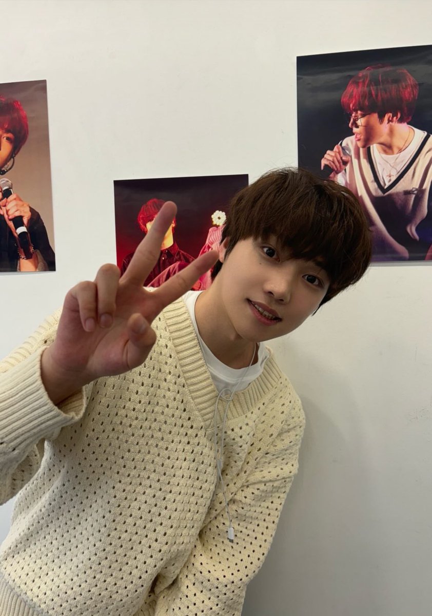 chan010517's tweet photo. 꺅 코여워요🤍🤍🤍🤍
잘 구경하다 갑니당 생일카페 열어주셔서 감사해용🥰

#happy_ichan_day https://t.co/eiyxT1q4PU