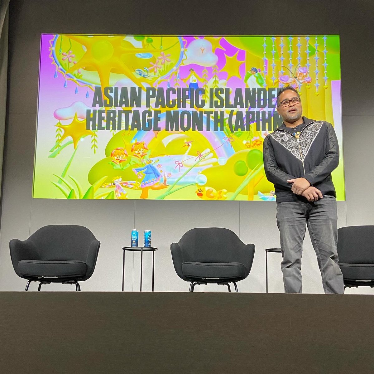 LumpiaMovie's tweet image. Honored to share our story with Apple staff for #asianpacificislanderamericanheritagemonth 
The fireside chat featured @aprilabsynth, Patricio Ginelsa moderated by Berjes Enriquez 

THANK YOU 🍎

#Apple #APIHM #firesidechat #LumpiaMovie #LumpiaWithAVengeance