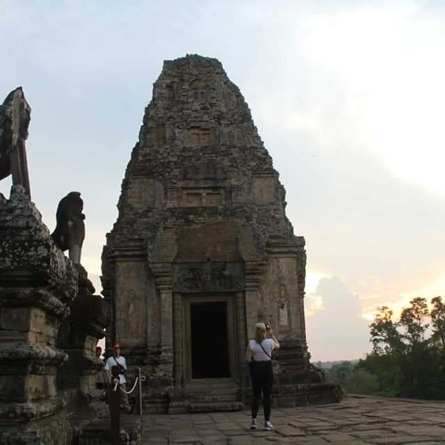 ប្រាសាទប្រែរូប ទីទស្សនាថ្ងៃលិចដ៏ទាក់ទាញមួយទៀតនៅតំបន់រមណីយដ្ឋានអង្គរ។
#trending #cambodia #Angkorwat
#history #Siemrab #fypシ゚
#usa #KoreanNews