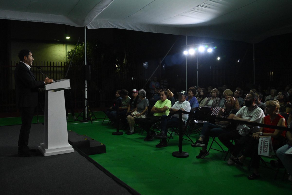 Por la noche terminamos nuestra jornada de hoy verificando obras de servicios urbanos y agua en las Unidades Habitacionales Loma Hermosa y Demet.